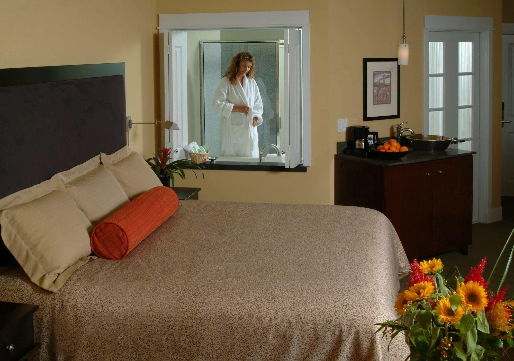 Cannery Pier Hotel & Spa 아스토리아 외부 사진