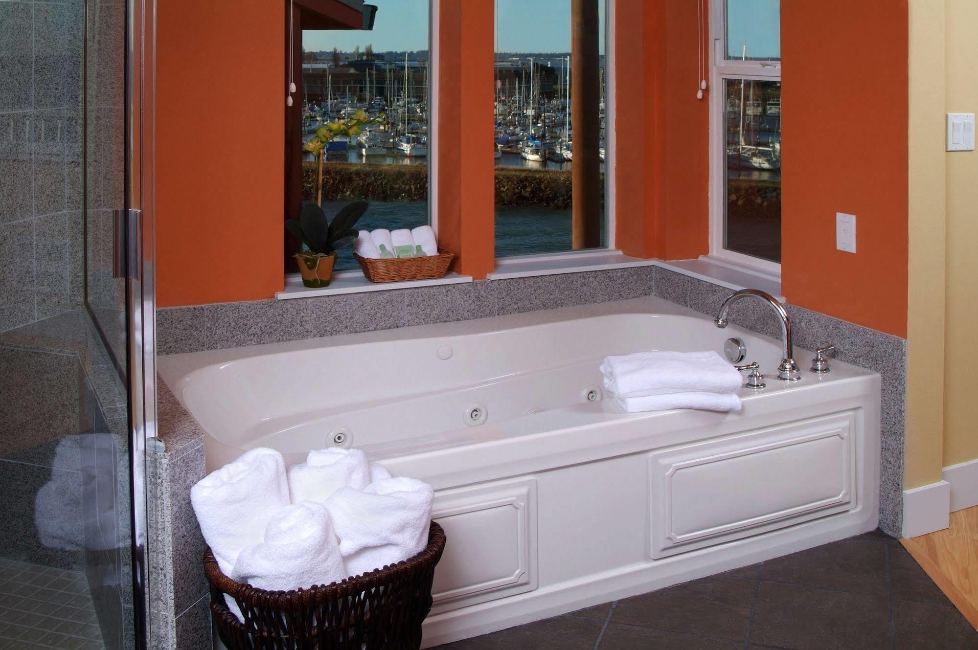 Cannery Pier Hotel & Spa 아스토리아 외부 사진