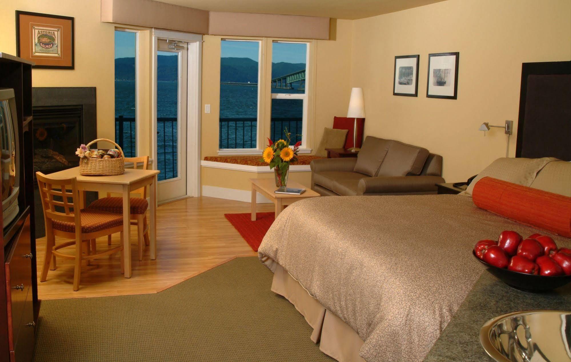 Cannery Pier Hotel & Spa 아스토리아 객실 사진